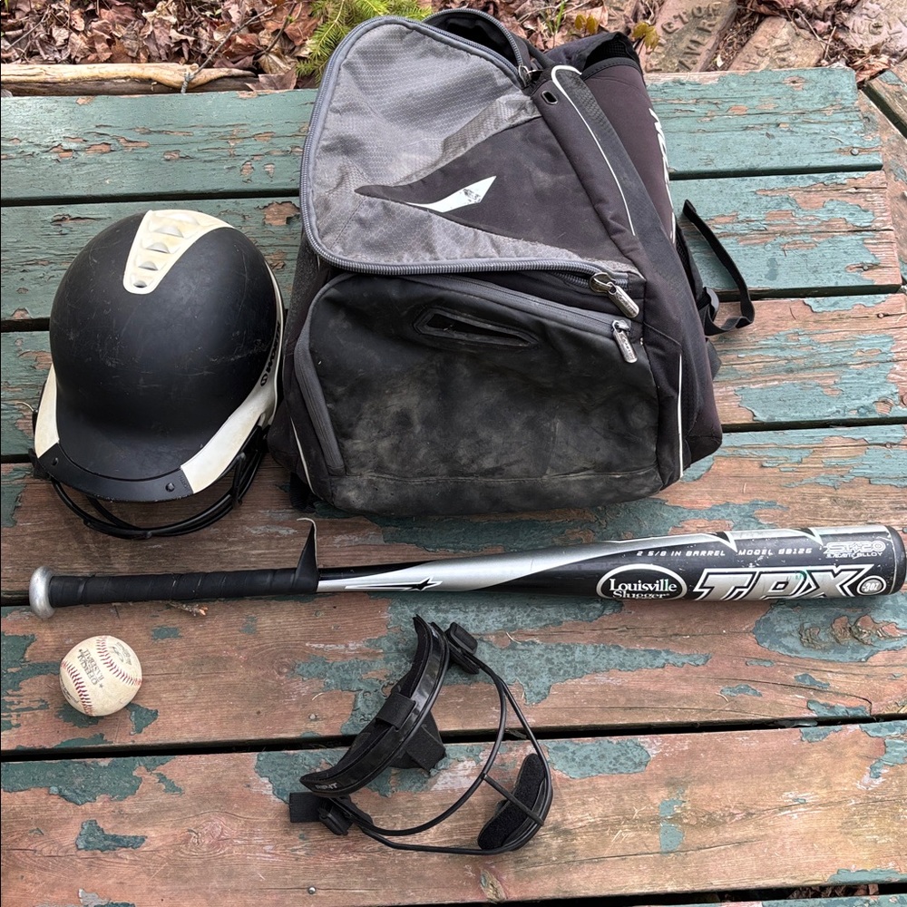 Louisville Slugger Bb126 TPX Baseball Bat in Black and Easto  bag/helmet lot